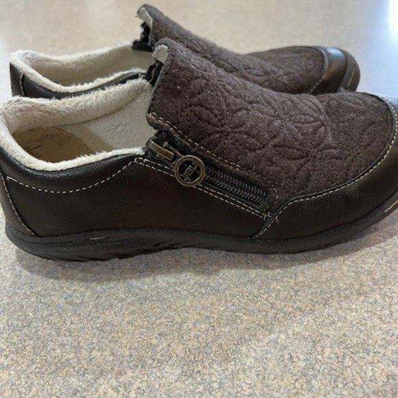 JBU Women's Shoes size 7W - Picture 5 of 7